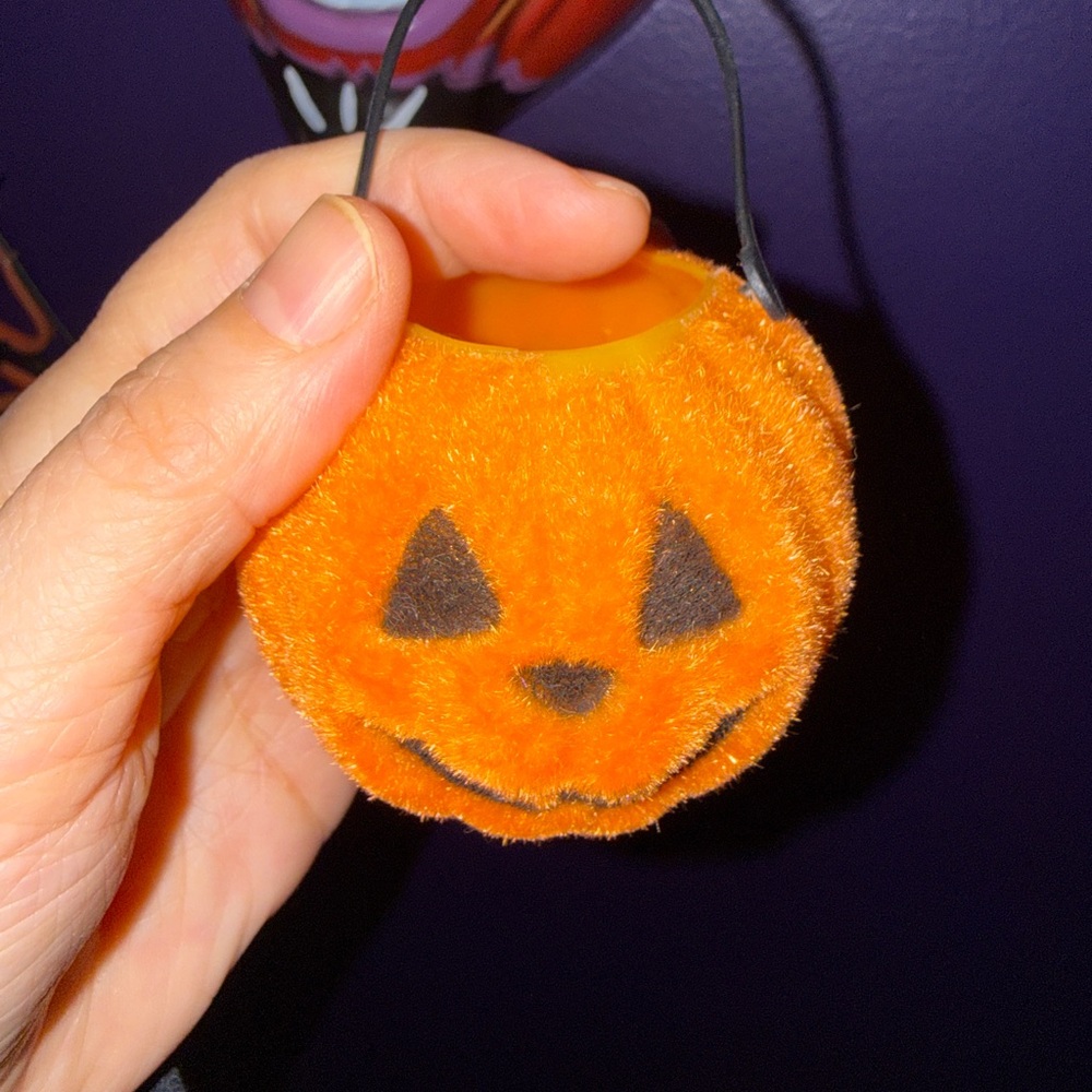 Set of 5 Vintage Soft Velvet Mini Halloween Pumpkin Candy Buckets Decor - Picture 4 of 4